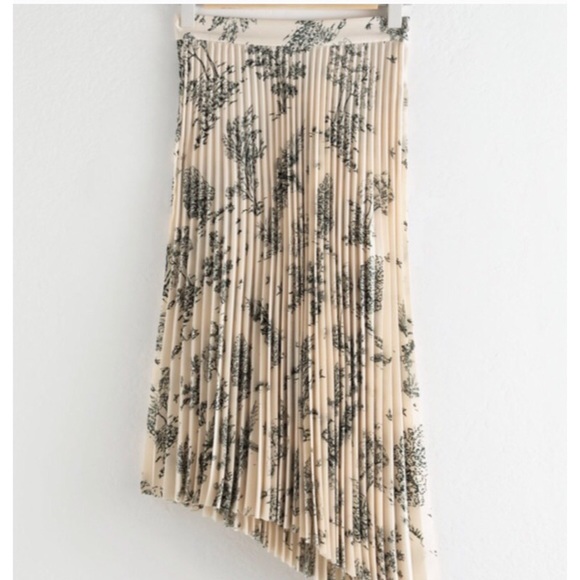 Asymmetrical floral pleated skirt - Picture 5 of 5